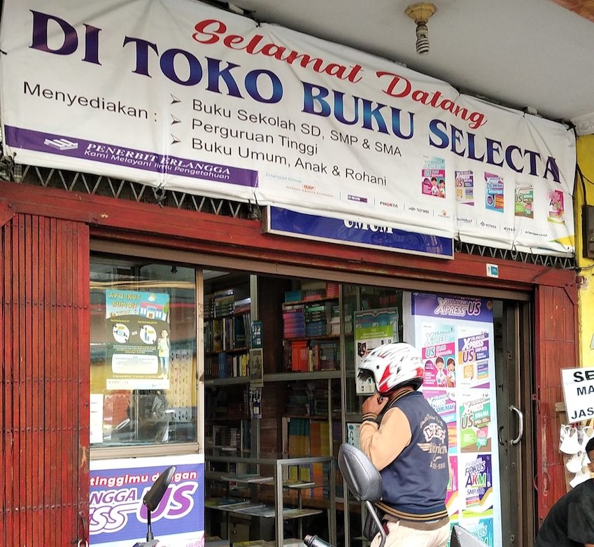 Toko Buku Selecta - Toko Buku di Medan