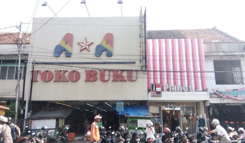 Toko Buku dan Alat Tulis AA - Toko Buku Cirebon