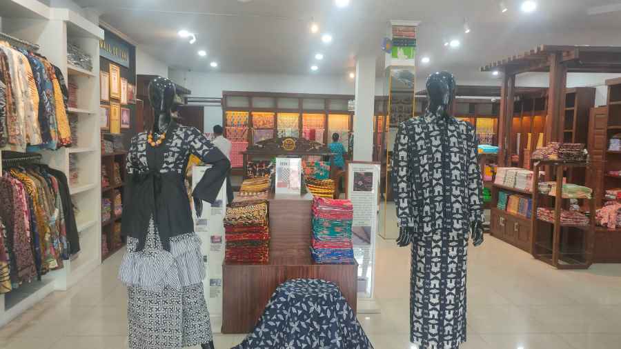 Batik Trusmi - Toko Baju Batik di Medan